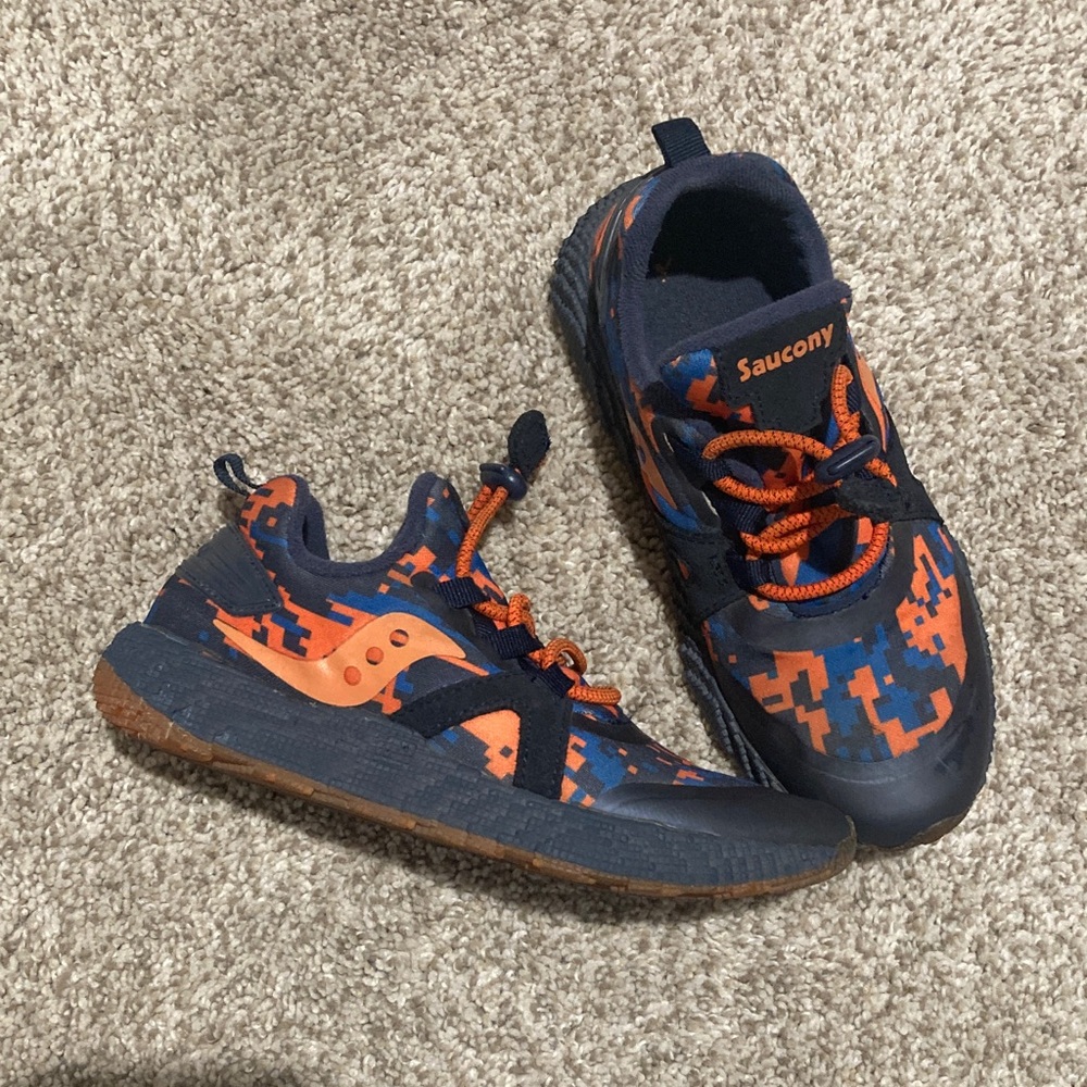 Saucony Kids' Digital Camo Blue and Orange Sneakers s-voxel 9000